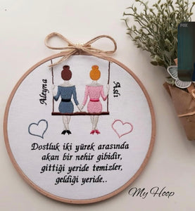 Personalisierte Stickerei – Freundschaftsbild mit Namen |