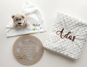 Geschenkset • Babydecke • Kuscheltier • Stickbild • Set