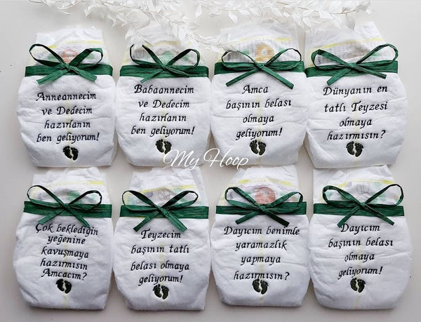 Bestickte Babywindel - Babyankündigung - grün -